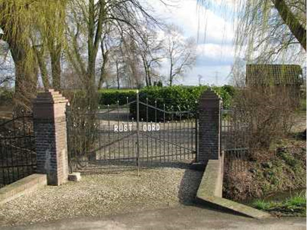 Ingang begraafplaats Rustoord in Valburg